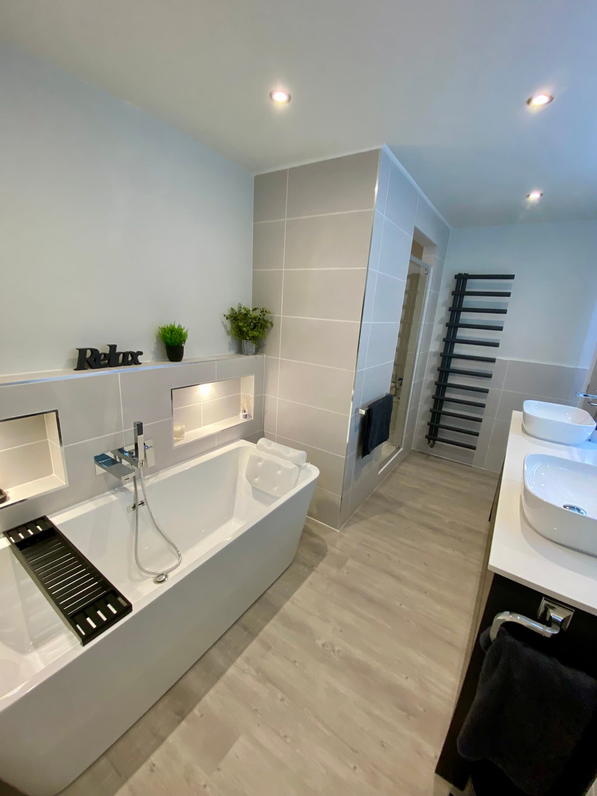 Mr & Mrs Taylor - En-suite detail 6