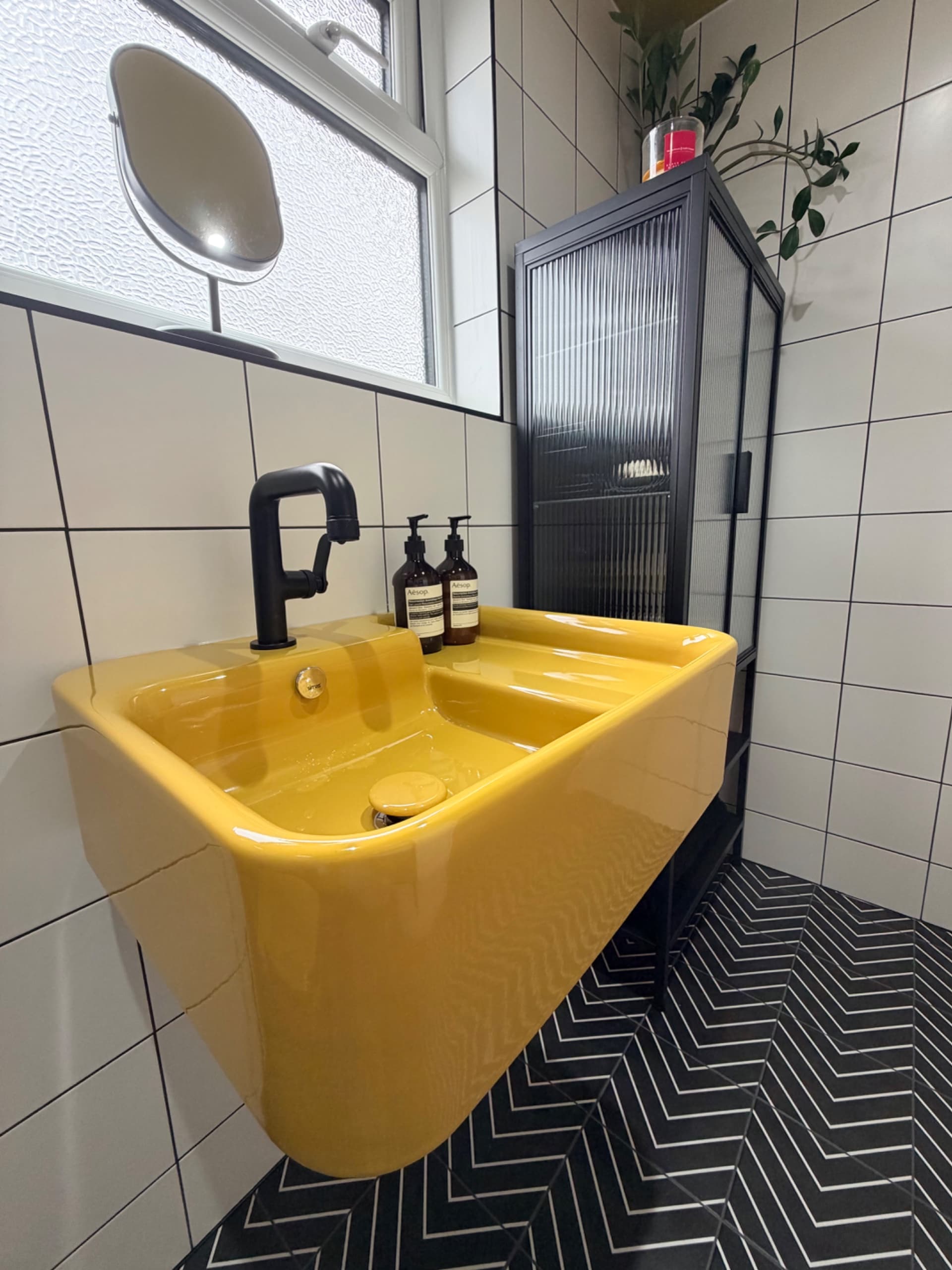 Simon & Steven - Main Bathroom detail 3